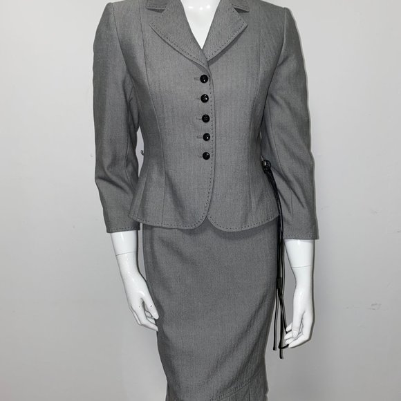 TAHARI Suit NEW! - Picture 4 of 8